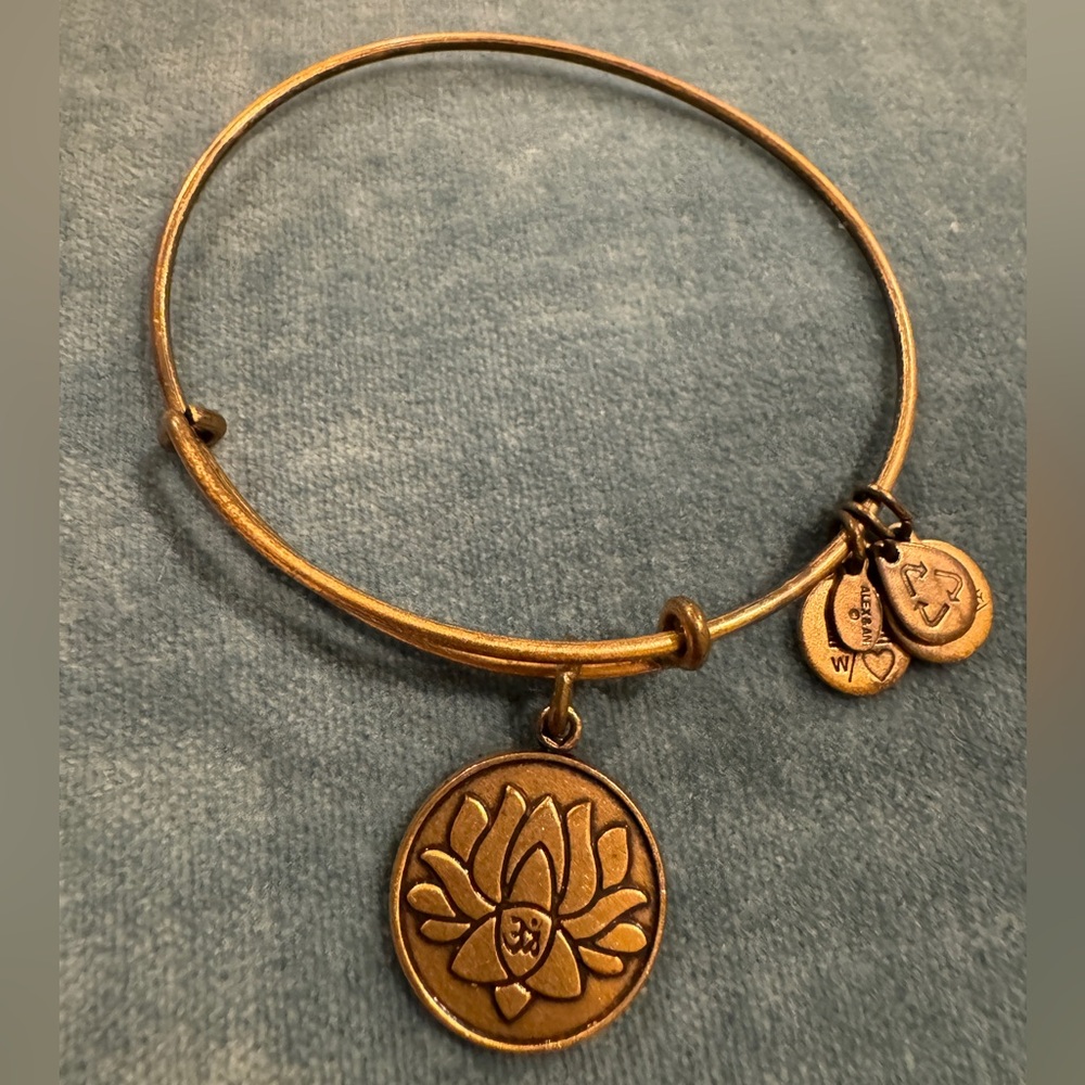 Alex and Ani gold tone wire bangle bracelet Lotus Flower charm